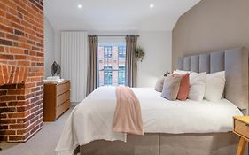 Osbourne House Pink 2 Bed, 2 And Half Bath